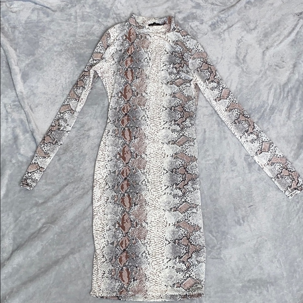 PRETTY LITTLE THING SNAKESKIN DRESS 😍